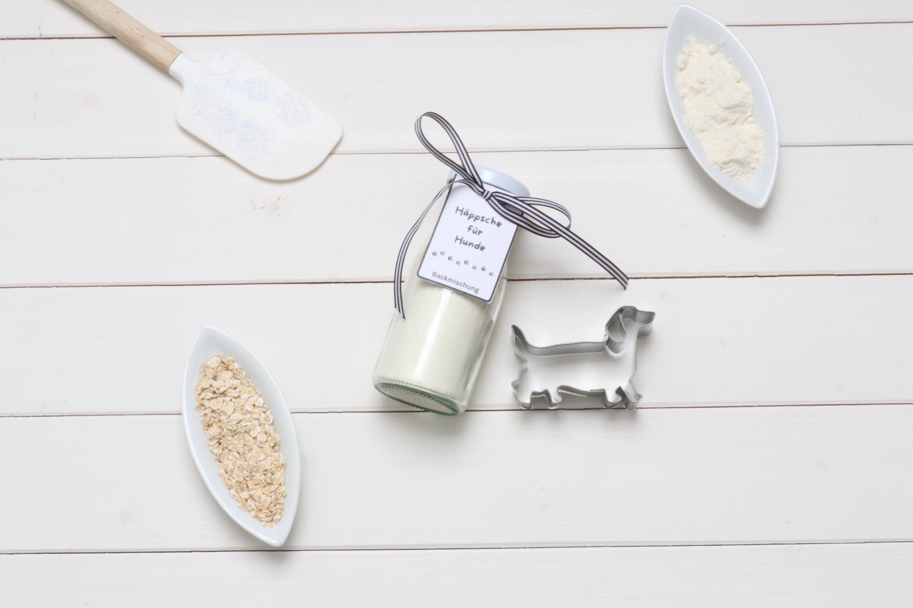 Hundekekse Backmischung mit Ausstechform als Dackel, Tiernahrung, Hundeleckerlies, Backmischung im Glas, ideal als Geschenk,