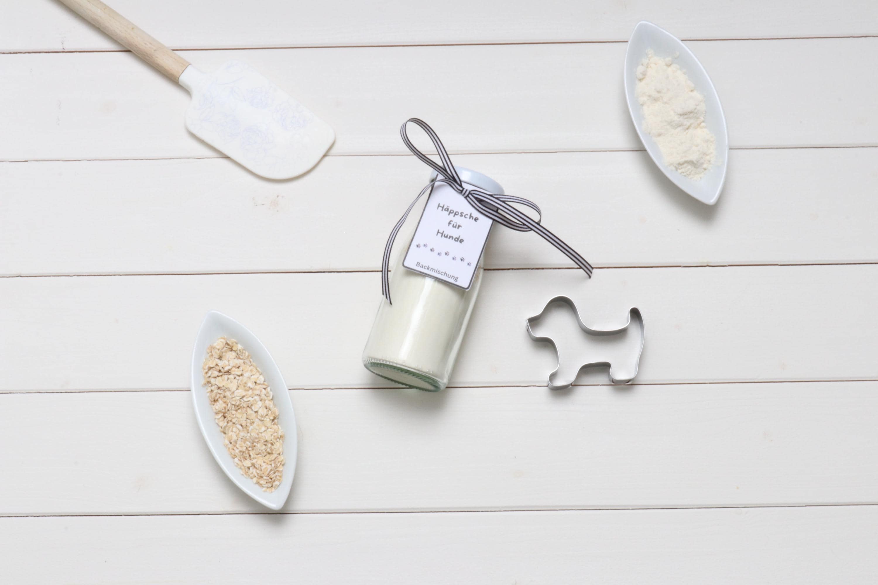 Hundekekse Backmischung mit Ausstechform als Hund, Tiernahrung, Hundeleckerlies, Backmischung im Glas, ideal als Geschenk,