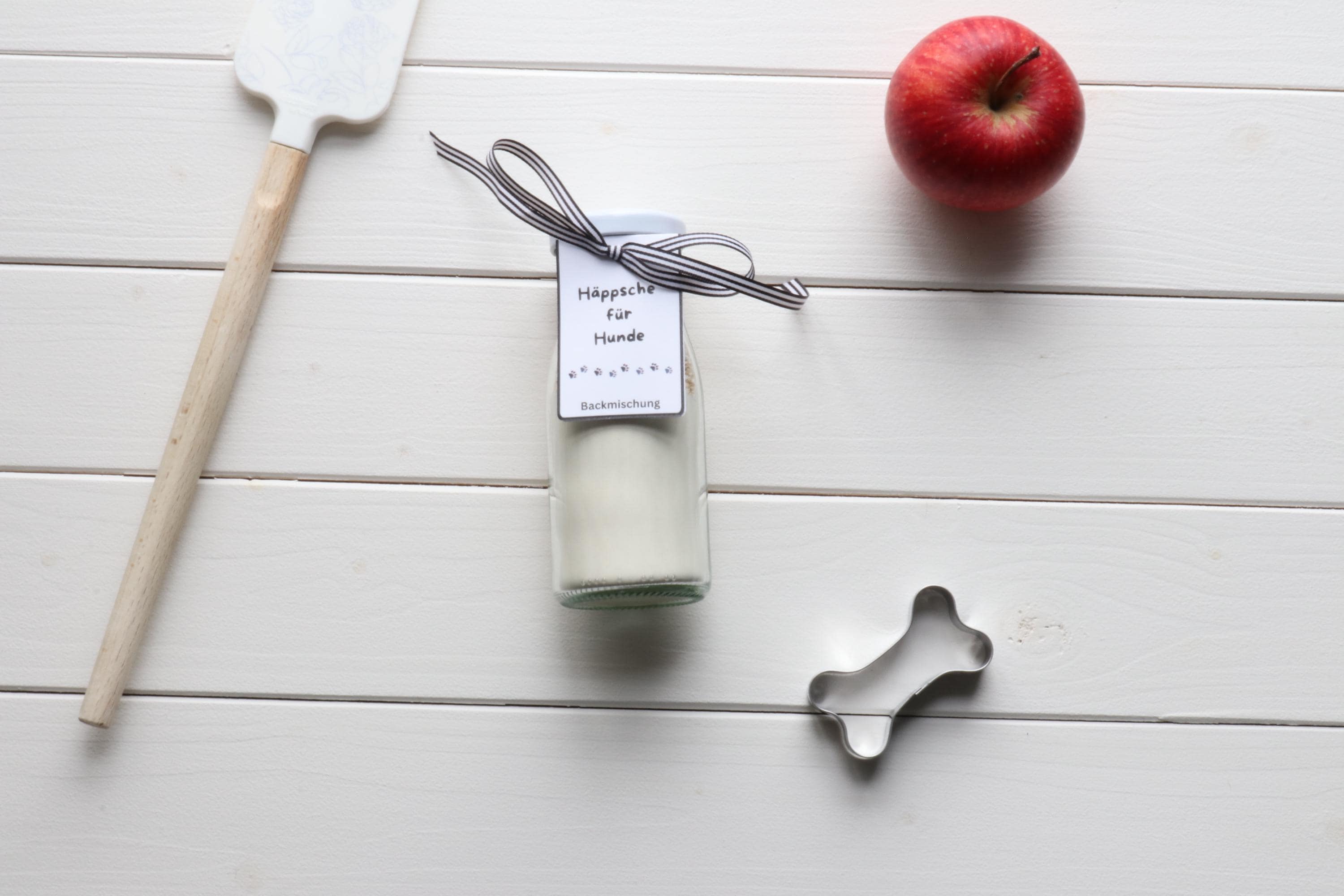 Hundekekse Backmischung mit Ausstechform als Knochen, Tiernahrung, Hundeleckerlies, Backmischung im Glas, ideal als Geschenk,