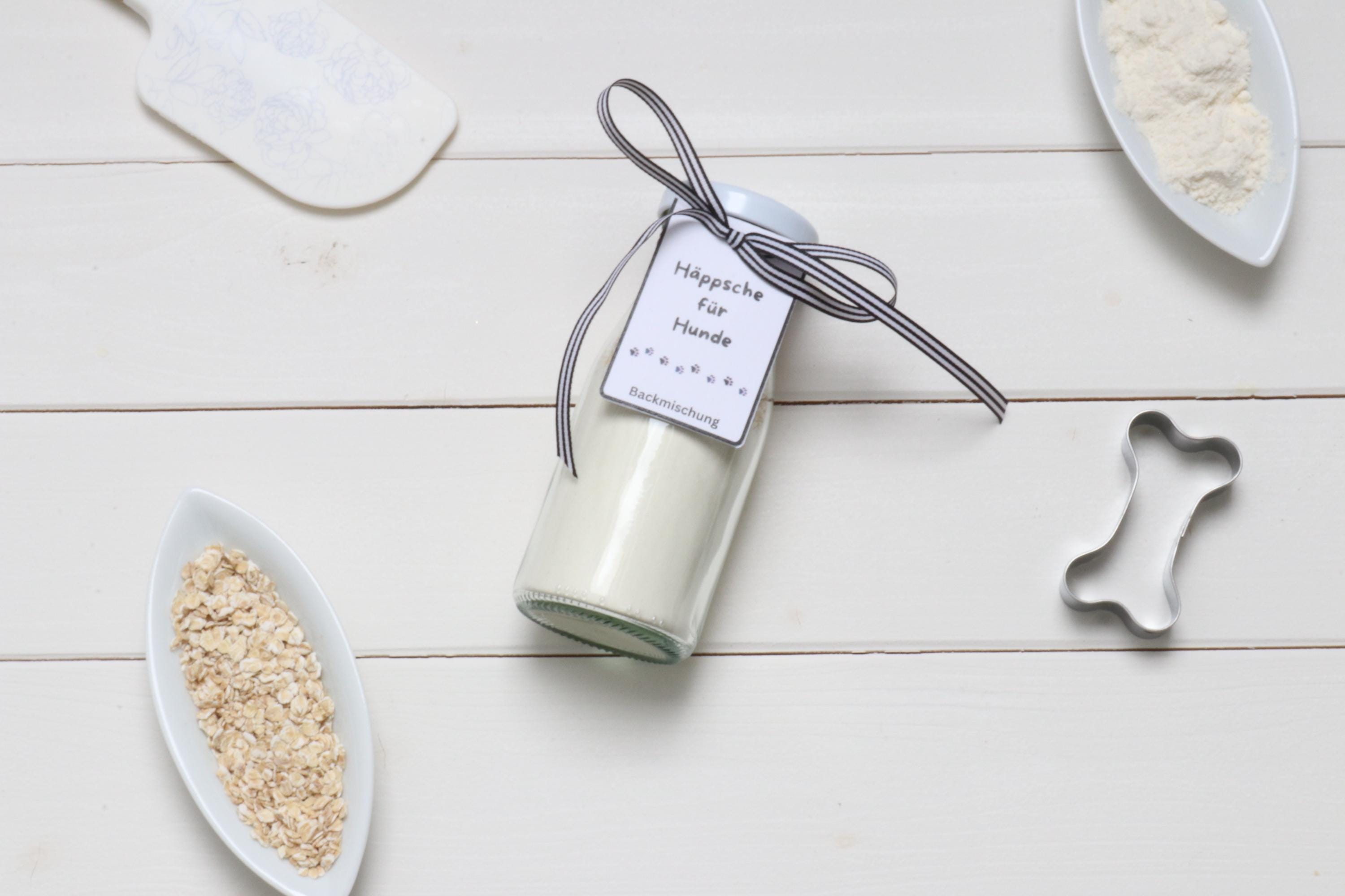 Hundekekse Backmischung mit Ausstechform als Knochen, Tiernahrung, Hundeleckerlies, Backmischung im Glas, ideal als Geschenk,